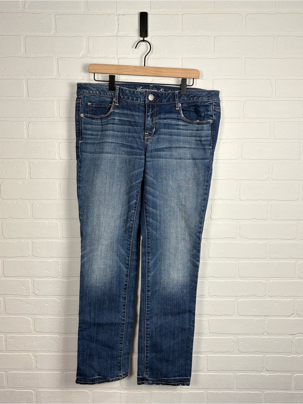 American Eagle Outfitters Medium Blue Straight-Leg Jeans Size 14